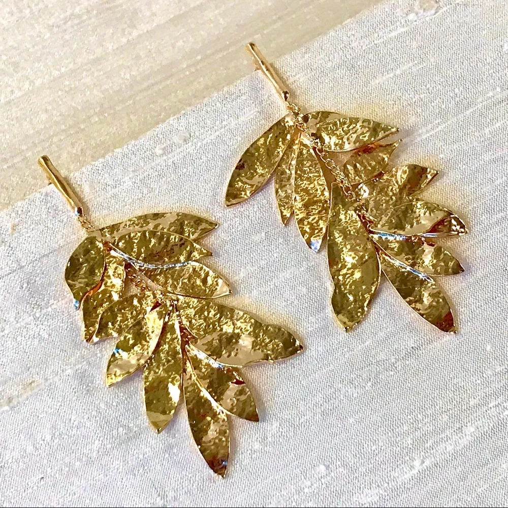 🌿Shimmering Vine Earrings🌿 - Picture 1 of 8
